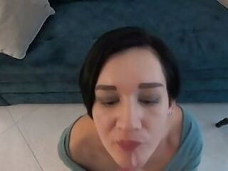 Засадил сексуальной милфе и кончил на лицо